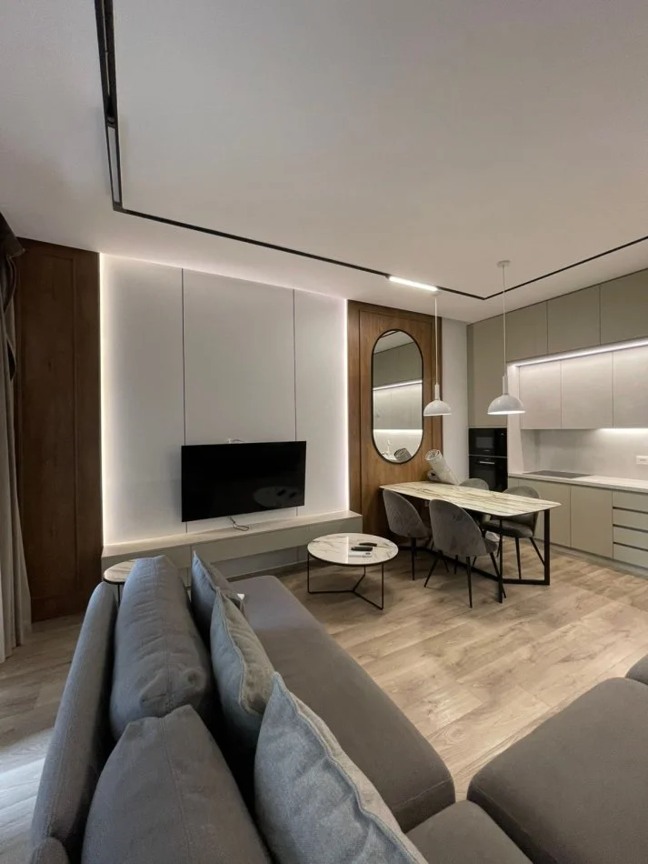 Tirane, jepet me qera apartament 1+1 Kati 8, 75 m² 850 € (square 21)