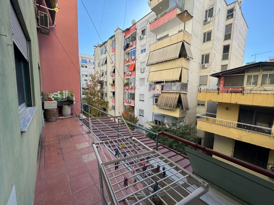 Tirane, shitet apartament 1+1+Ballkon Kati 3, 60 m² 128.000 €