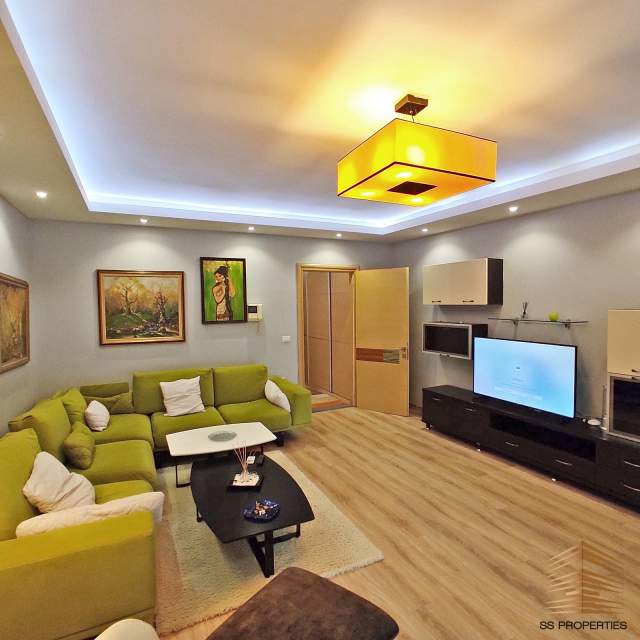 Tirane, jepet me qera apartament 2+1 Kati 13, 130 m² 800 Euro (Ish Ekspozita)