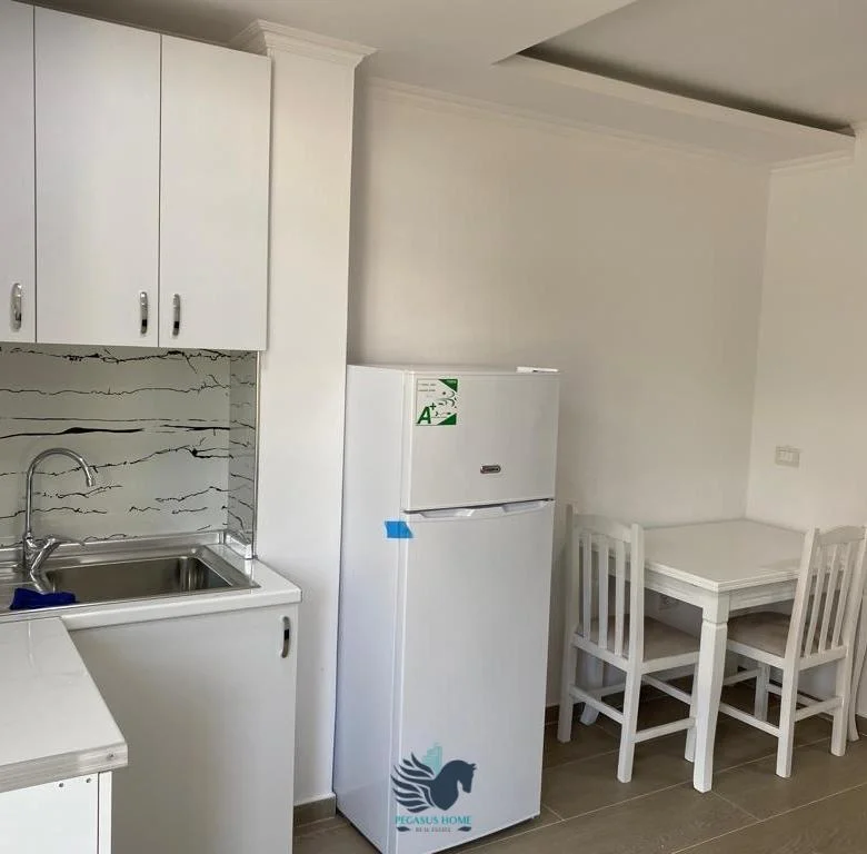 Shitet Apartament 2+1 Tek Shkolla e Bashkuar [ID PE034]