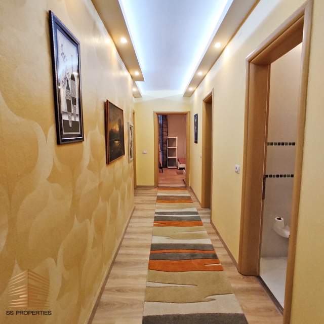 Tirane, jepet me qera apartament 2+1 Kati 13, 130 m² 800 Euro (Ish Ekspozita)