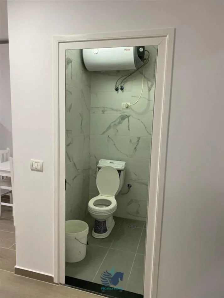 Shitet Apartament 2+1 Tek Shkolla e Bashkuar [ID PE034]