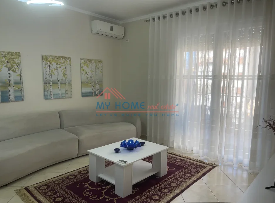 Shqiperi, jepet me qera apartament 1+1+Ballkon Kati 3, 68 m² 650 € (Rruga Haxhi Hysen Dalliu)