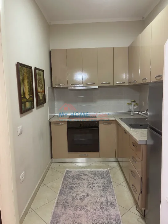 Shqiperi, jepet me qera apartament 1+1+Ballkon Kati 3, 68 m² 650 € (Rruga Haxhi Hysen Dalliu)