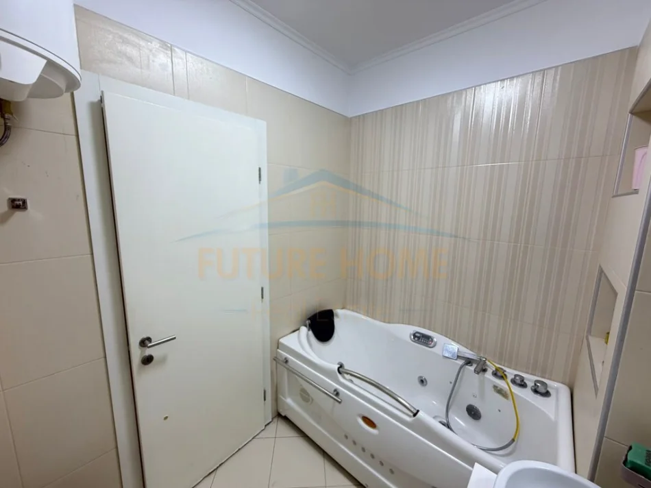 Tirane, jepet me qera apartament 3+1+2 Kati 3, 105 m² 820 € (STACIONI I TRENIT)