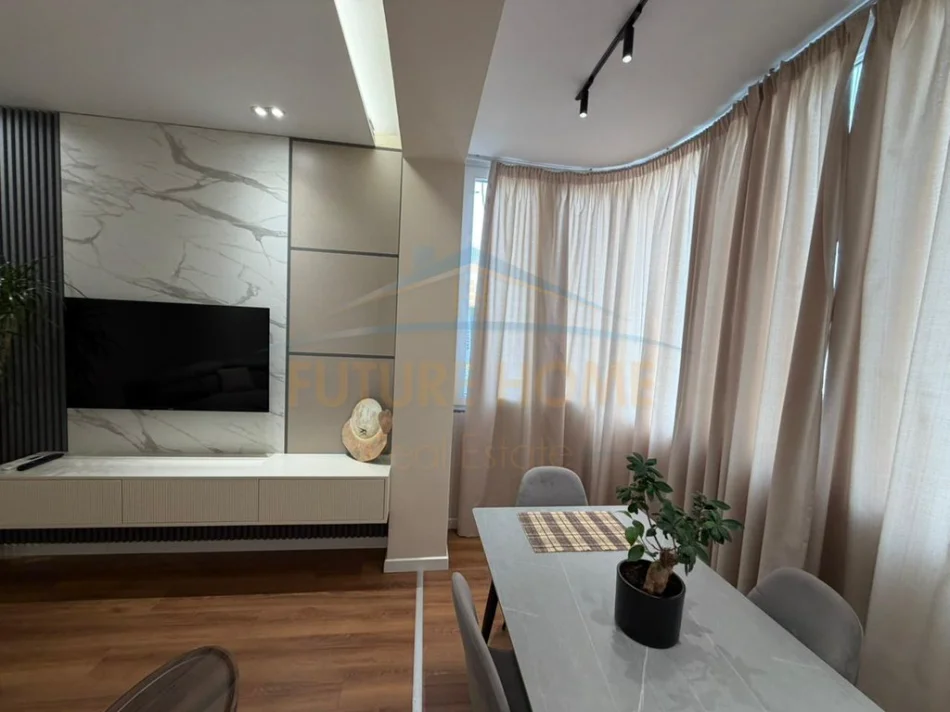 Durres, shitet apartament 1+1 Kati 8, 60 m² 119.000 € (Plazh Florida)