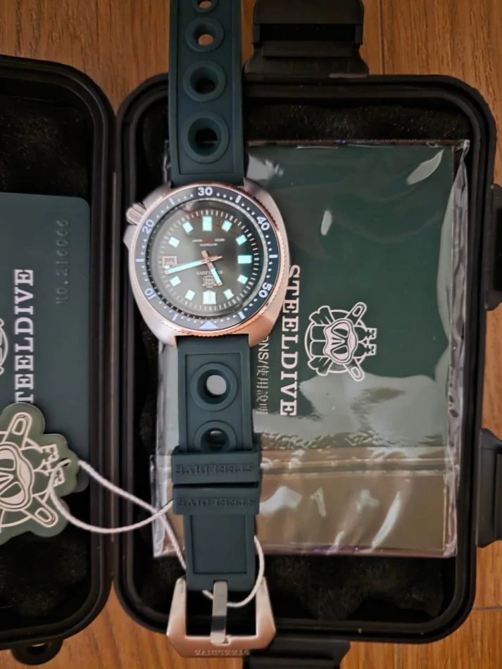 ORA AUTOMATIKE 200M WTR SUPER LUMINOUS  XHAM ZAFIRI NEW ON BOX