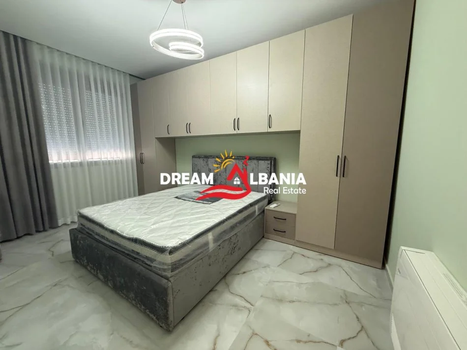 Tirane, jepet me qera apartament 1+1+Ballkon Kati 3, 70 m² 600 € (ne Selite Residenca Aleksandros)