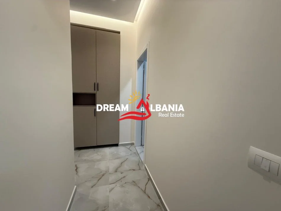 Tirane, jepet me qera apartament 1+1+Ballkon Kati 3, 70 m² 600 € (ne Selite Residenca Aleksandros)