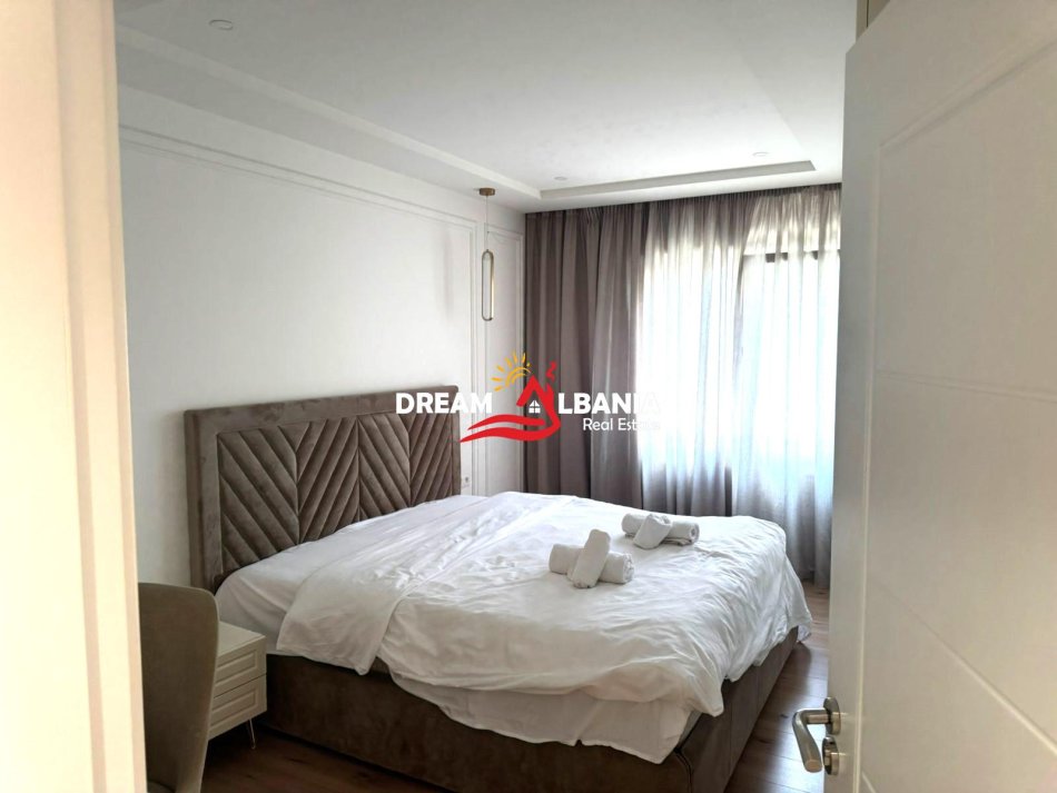 Tirane, jepet me qera apartament 2+1 , 100 m² 1.000 € (5 maj)