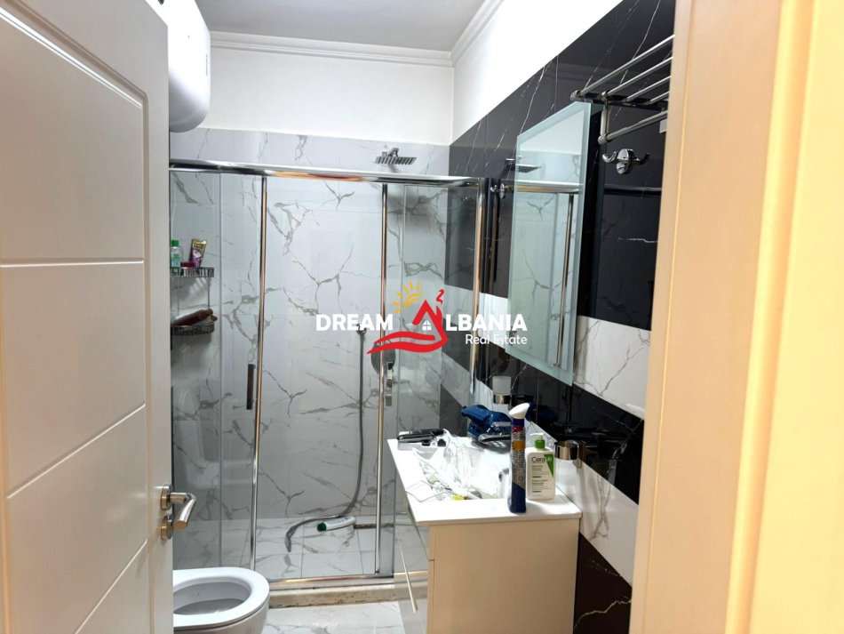 Tirane, jepet me qera apartament 2+1 , 100 m² 1.000 € (5 maj)