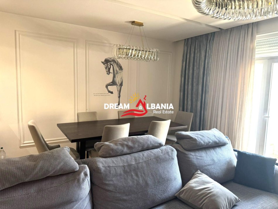 Tirane, jepet me qera apartament 2+1 , 100 m² 1.000 € (5 maj)