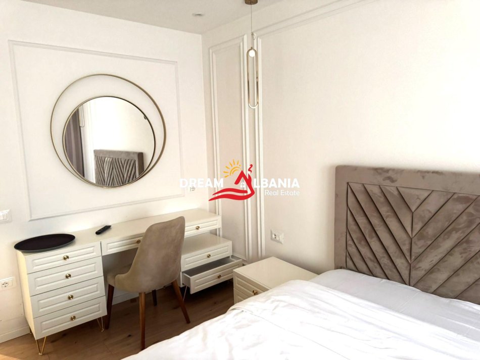 Tirane, jepet me qera apartament 2+1 , 100 m² 1.000 € (5 maj)