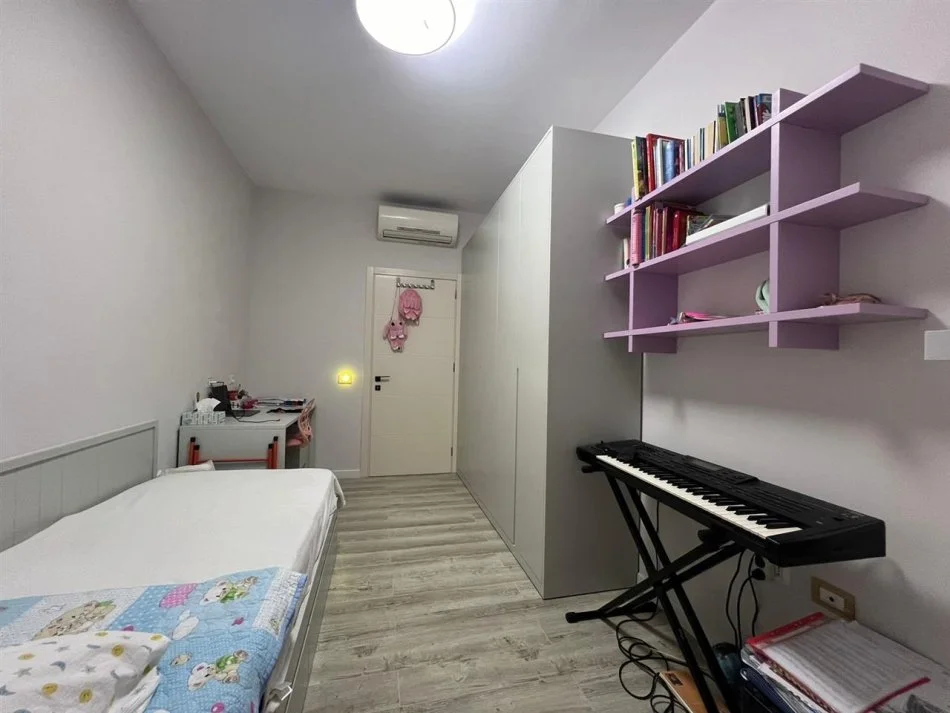 Tirane, shitet apartament 2+1+Aneks+Ballkon Kati 1, 126 m² 290.000 € (Hamdi Sina)