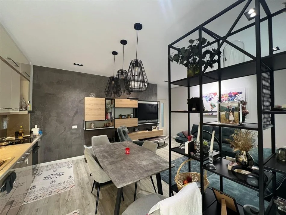 Tirane, shitet apartament 2+1+Aneks+Ballkon Kati 1, 126 m² 290.000 € (Hamdi Sina)