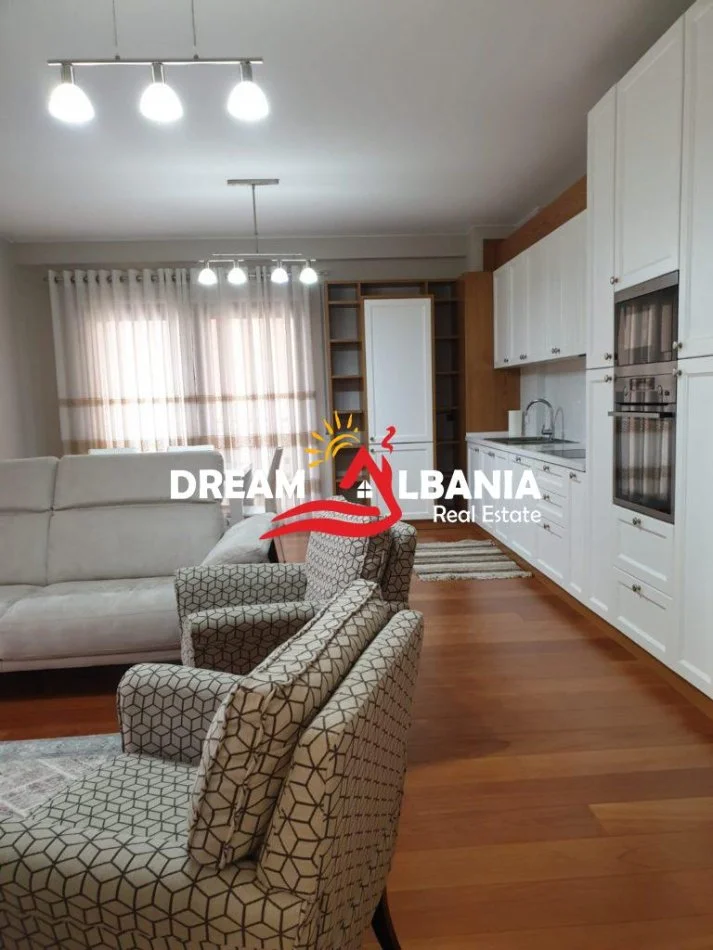 Tirane, shitet apartament 3+1 Kati 2, 121 m² 350.000 € (te Liqeni i Thate rruga Peti)