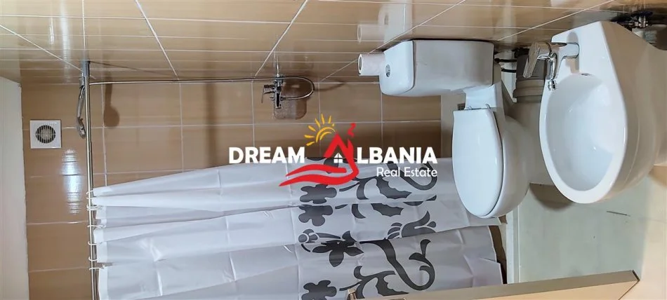 Tirane, jepet me qera apartament 2+1+Ballkon Kati 5, 115 m² 480 € (Ne Rrugen 5 Maji - ID 42215277)