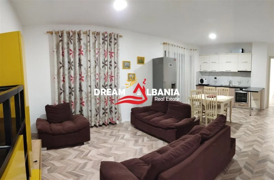 Tirane, jepet me qera apartament 2+1+Ballkon Kati 5, 115 m² 480 € (Ne Rrugen 5 Maji - ID 42215277)