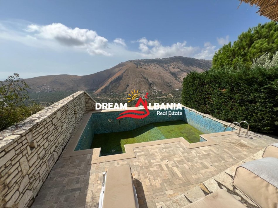 Dhermi - Palase, shitet Vile 5+1+Aneks Kati 1, 750 m² 1.470.000 € (Qeparo)