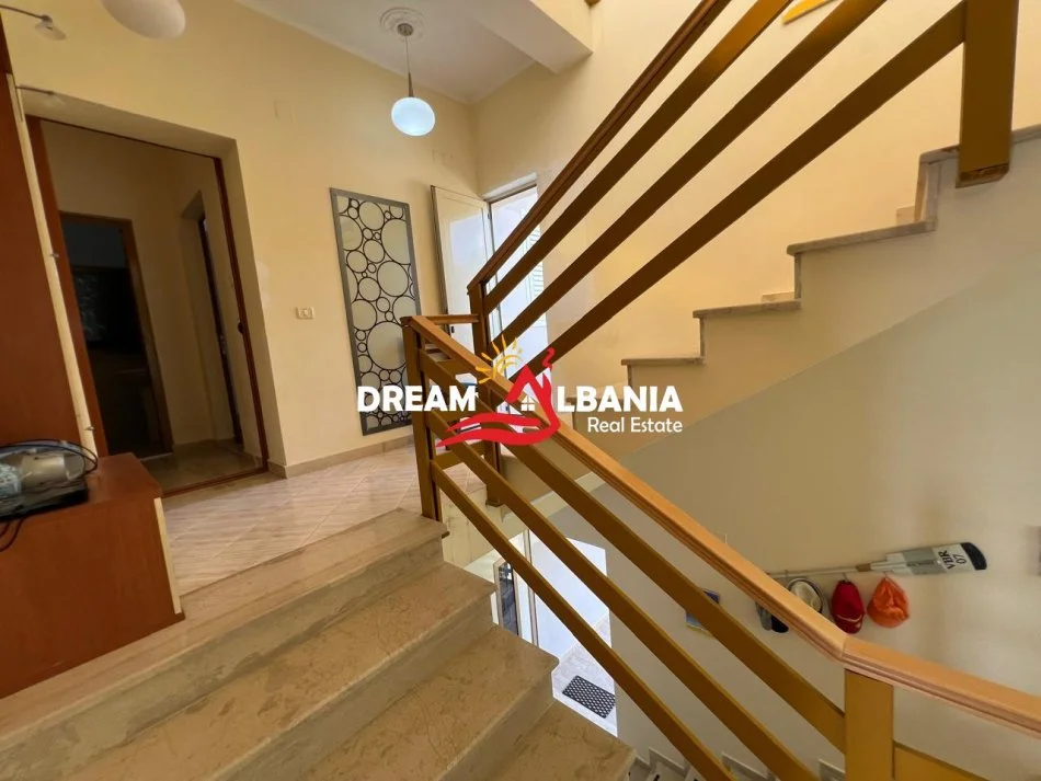 Dhermi - Palase, shitet Vile 5+1+Aneks Kati 1, 750 m² 1.470.000 € (Qeparo)