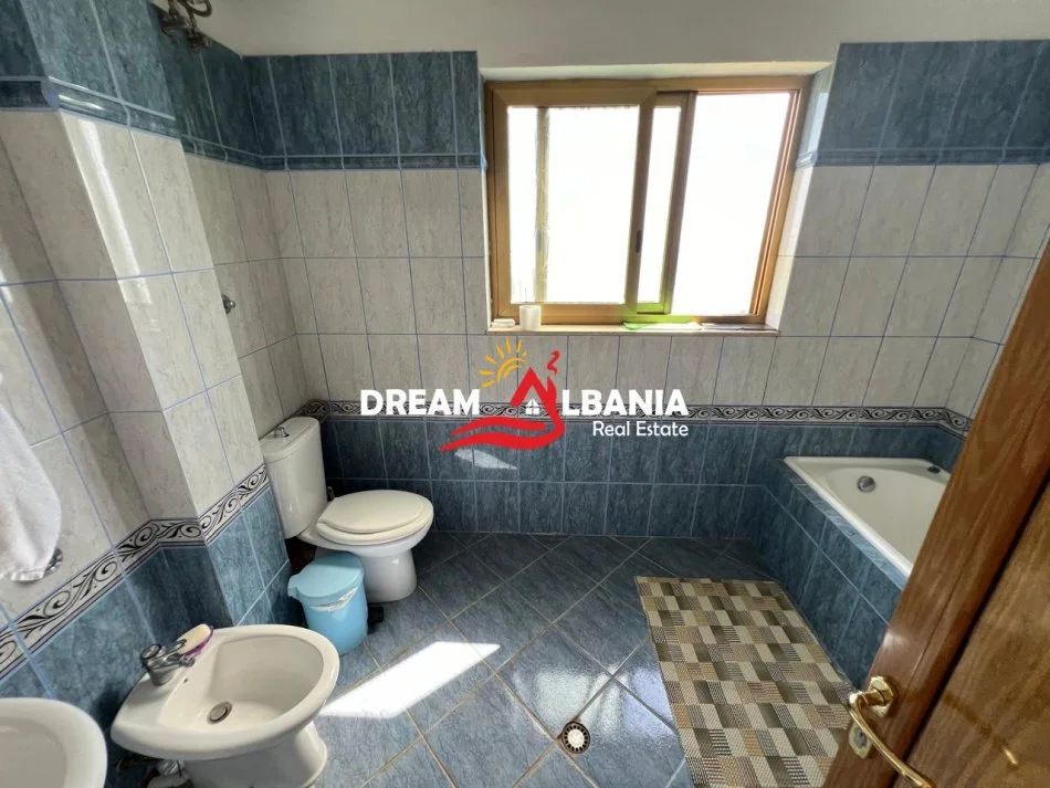 Dhermi - Palase, shitet Vile 5+1+Aneks Kati 1, 750 m² 1.470.000 € (Qeparo)