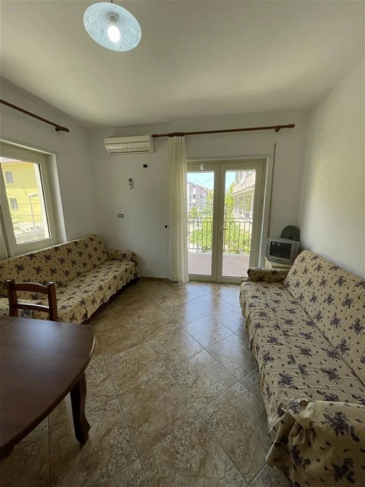 Durres, shitet apartament 1+1+Ballkon Kati 3, 65 m² 72.000 € (Rruga Rrota e Kuqe)