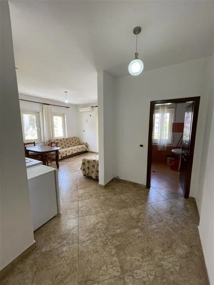 Durres, shitet apartament 1+1+Ballkon Kati 3, 65 m² 72.000 € (Rruga Rrota e Kuqe)