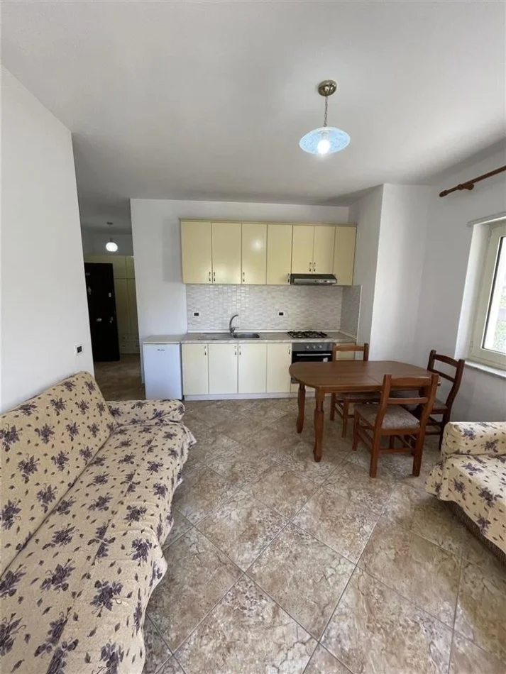 Durres, shitet apartament 1+1+Ballkon Kati 3, 65 m² 72.000 € (Rruga Rrota e Kuqe)
