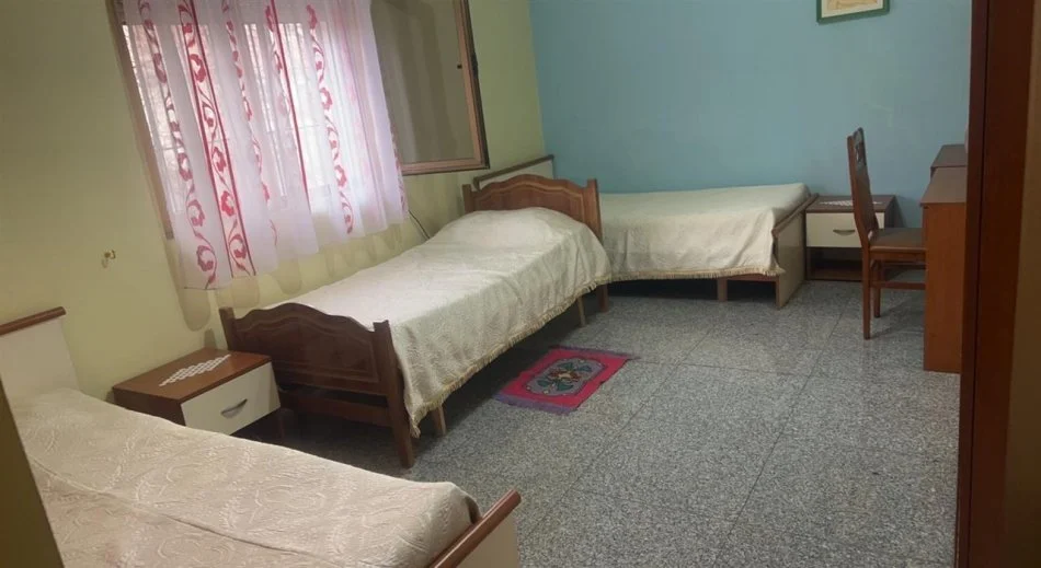 Tirane, jepet me qera apartament 2+1+Ballkon Kati 2, 90 m² 600 € (21 Dhjetori)
