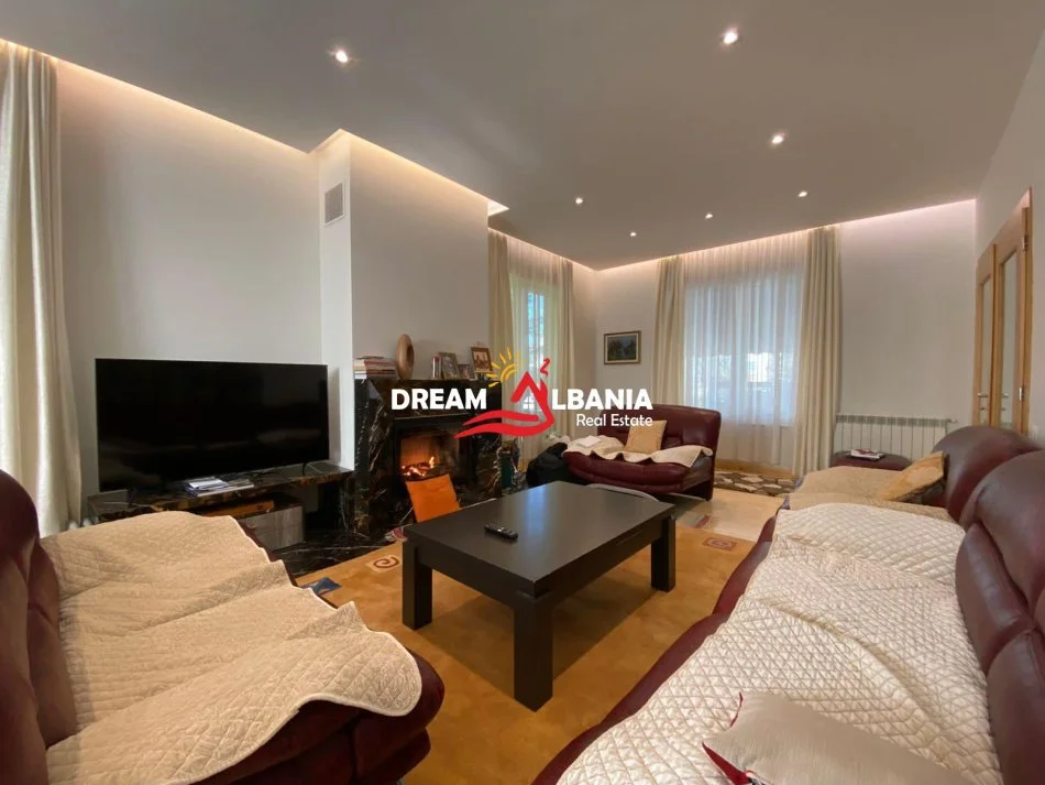 Tirane, jepet me qera Vile 3 Katshe , 606 m² 2.500 € (ne Rrugen e Elbasanit te Vilat Amerikane)