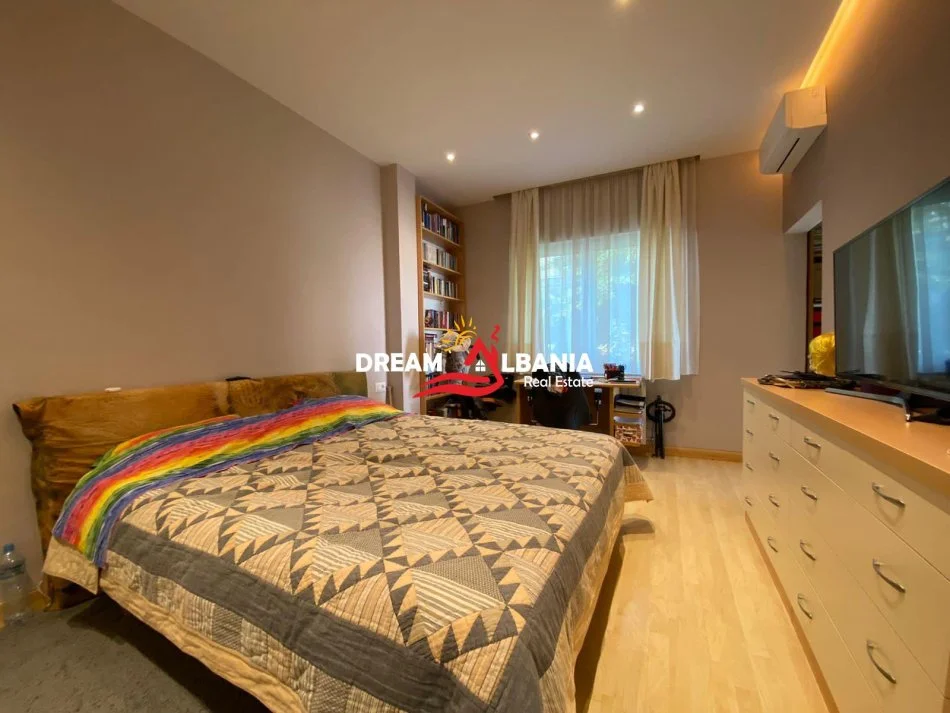 Tirane, jepet me qera Vile 3 Katshe , 606 m² 2.500 € (ne Rrugen e Elbasanit te Vilat Amerikane)