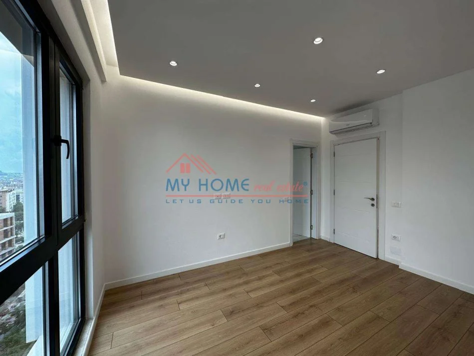 Tirane, jepet me qera zyre Kati 9, 106 m² 750 € (Rruga e Dibres)