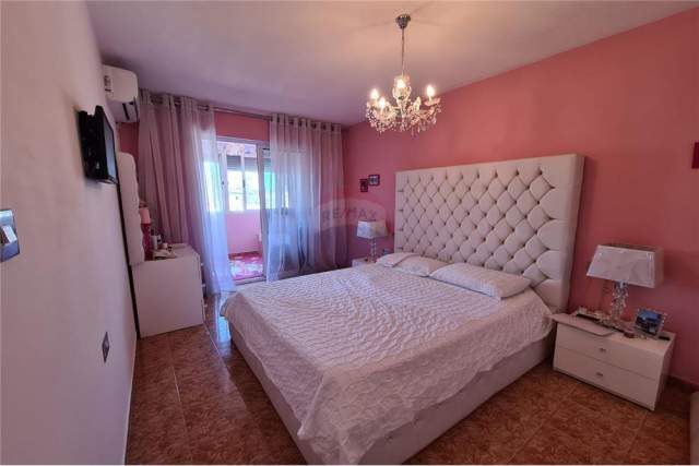 Tirane, jepet me qera apartament 2+1+BLK Kati 5, 93 m² 450 Euro (MYSLYM SHYRI)