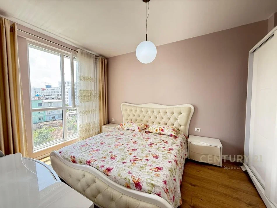 Tirane, jepet me qera apartament 1+1+Ballkon Kati 3, 63 m² 600 € (Siri Kodra)