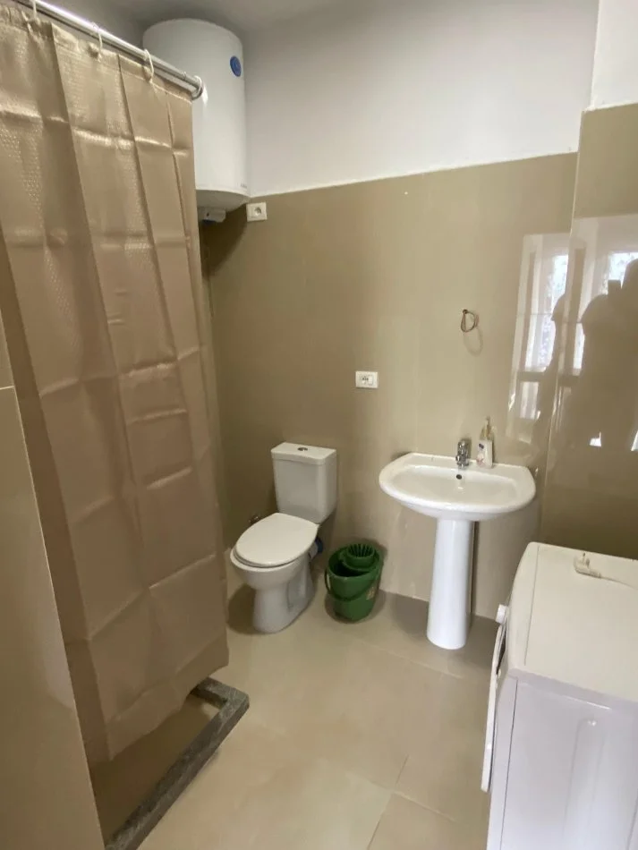 Tirane, jepet me qera apartament 1+1+Ballkon Kati 8, 72 m² 400 € (Astir)