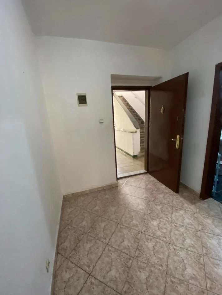 Tirane, jap me qera apartament 2+1+Ballkon Kati 3, 80 m² 400 € (ferit xhajko)