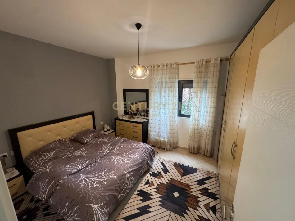 Tirane, shitet apartament 1+1 Kati 2, 145.000 € 