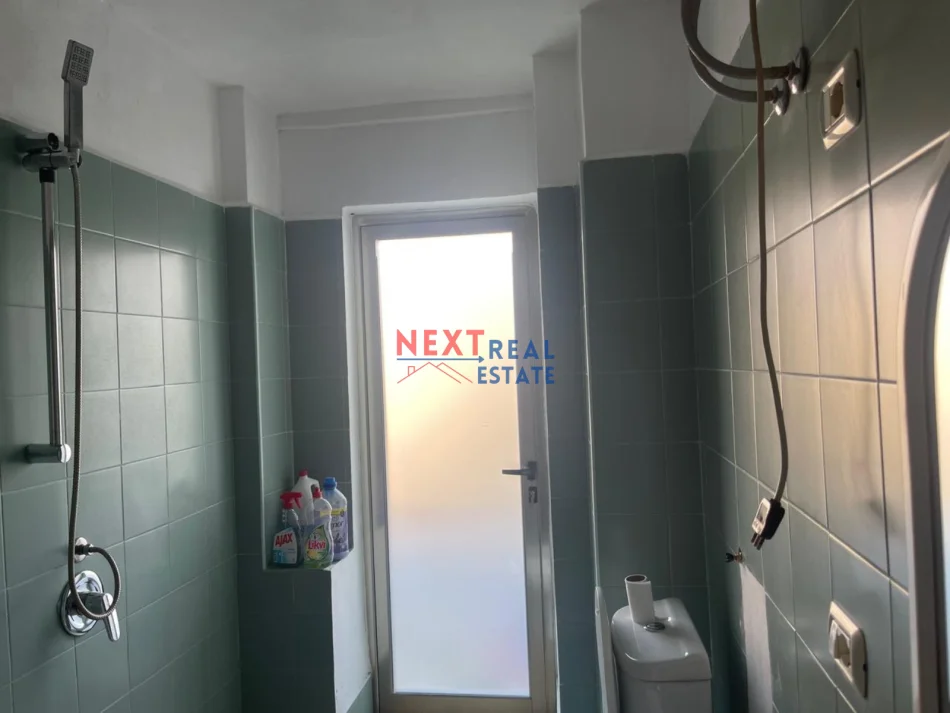 Vlore, jepet me qera apartament 1+1 Kati 3, 80 m² 300 € (BULEVARDI VLORE-SKELE)