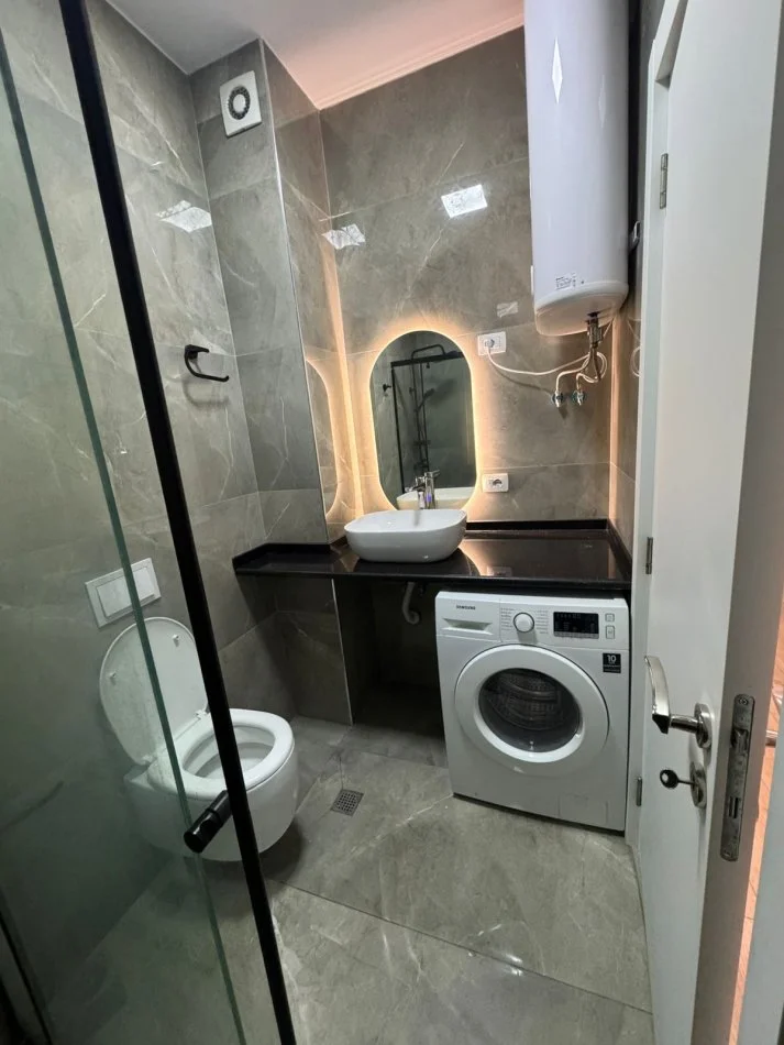 Tirane, jepet me qera apartament 2+1+Ballkon Kati 3, 98 m² 1.200 € (Rruga : 29 Nentori)