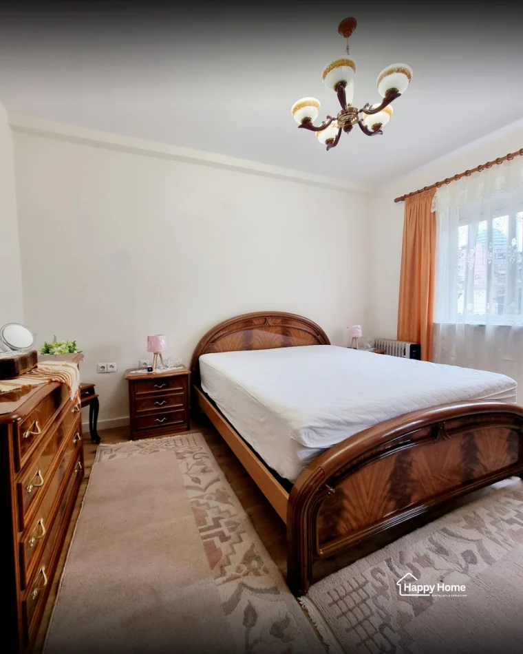 Tirane, jepet me qera apartament 2+1+Aneks+Ballkon Kati 5, 68 m² 600 € (Rruga barrigadave)