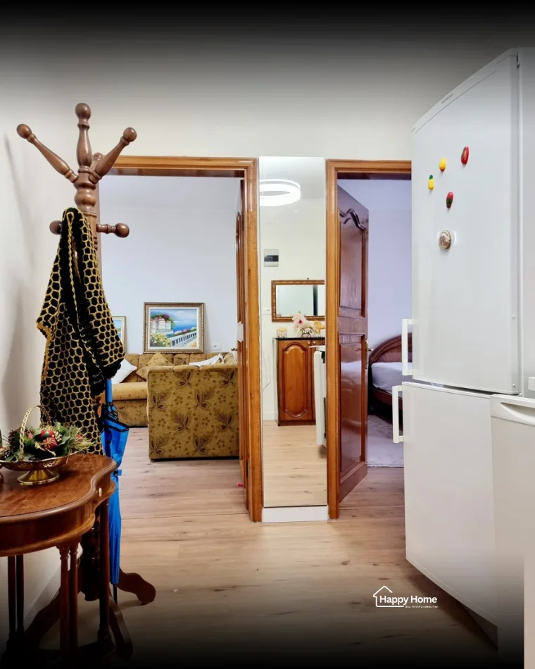 Tirane, jepet me qera apartament 2+1+Aneks+Ballkon Kati 5, 68 m² 600 € (Rruga barrigadave)