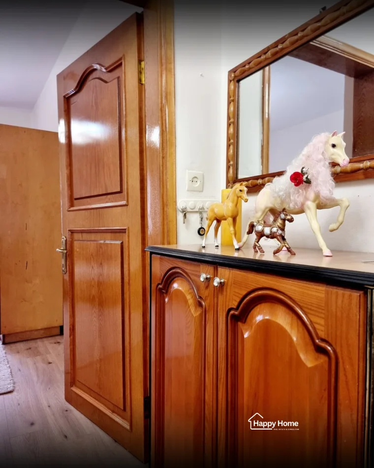 Tirane, jepet me qera apartament 2+1+Aneks+Ballkon Kati 5, 68 m² 600 € (Rruga barrigadave)