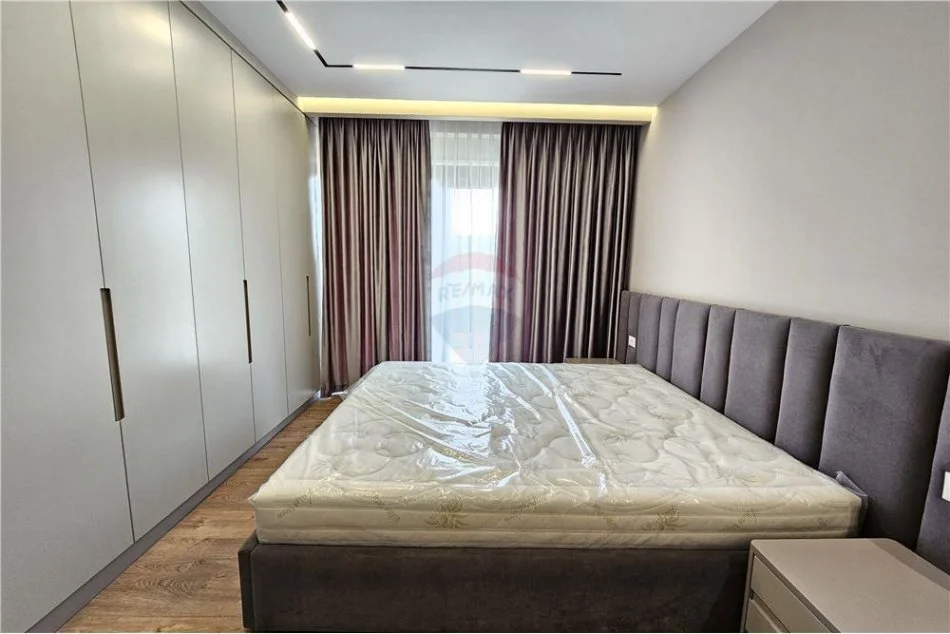 Tirane, jepet me qera apartament 2+1+Aneks+Ballkon , 112 m² 950 € (Rruga e Elbasanit)
