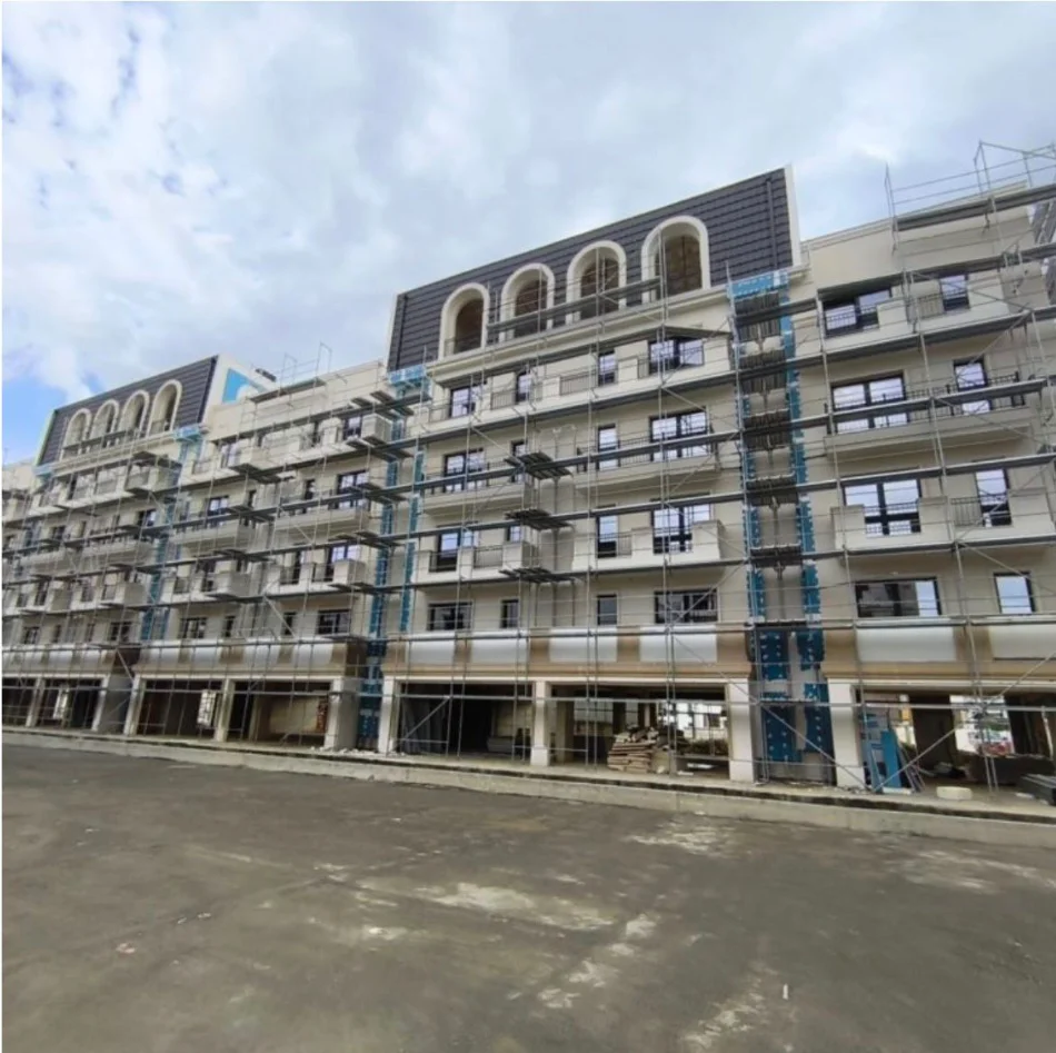 Tirane, shitet apartament 2+1+Ballkon Kati 2, 169.500 € 