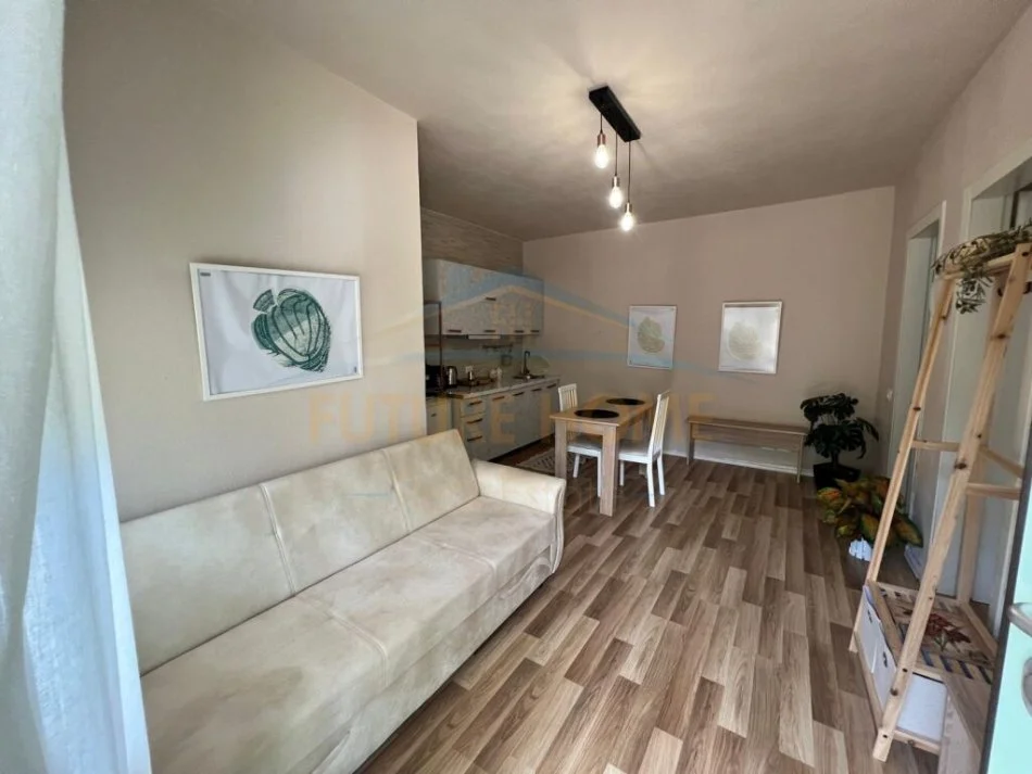 Shkembi Kavajes, jepet me qera apartament 1+1 , 46 m² 400 € (Shkembi i Kavajes)