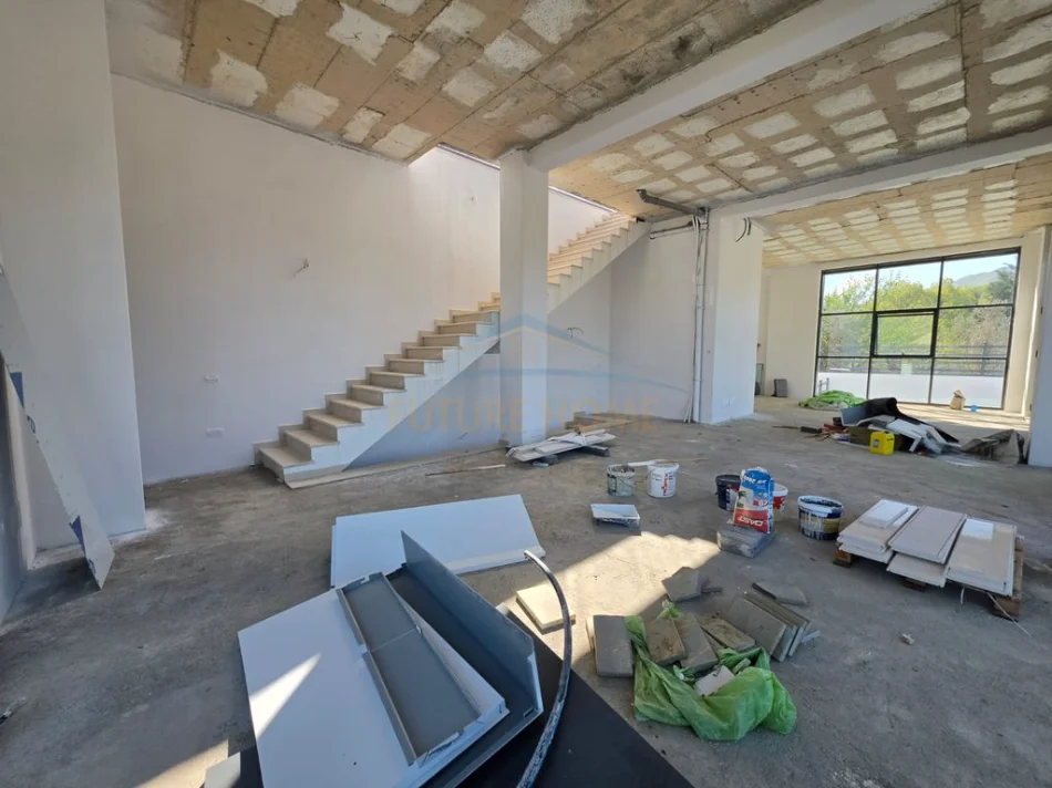 Tirane, jepet me qera Godine Biznesi , 500 m² 5.000 € (Prane TEG)