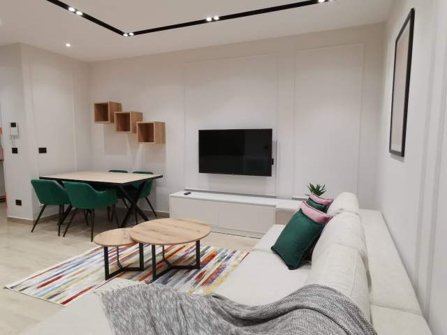 Tirane, jepet me qera apartament 2+1+BLK 75 m² 900 Euro (TEG)