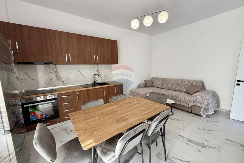 Tirane, jepet me qera apartament 2+1 Kati 2, 80 m² 500 € (Mullet)