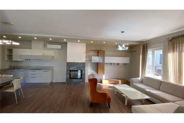 Tirane, jepet me qera Vile 3 Katshe 207 m² 2.500 Euro