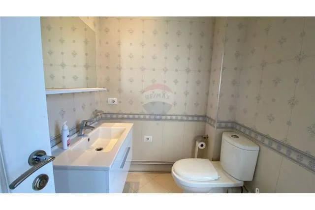 Tirane, jepet me qera Vile 3 Katshe 207 m² 2.500 Euro